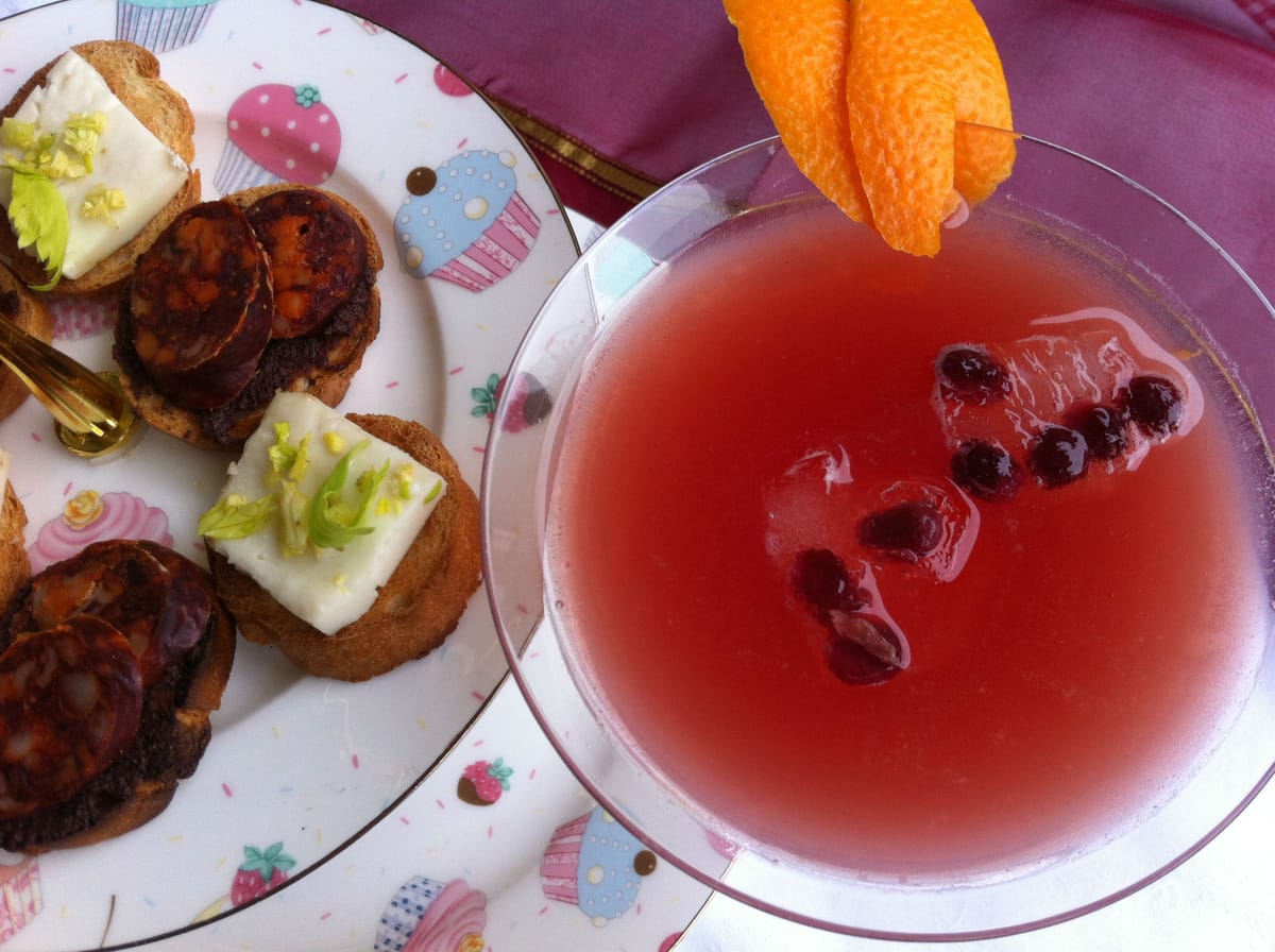 Aperitivo con piccoli canapè