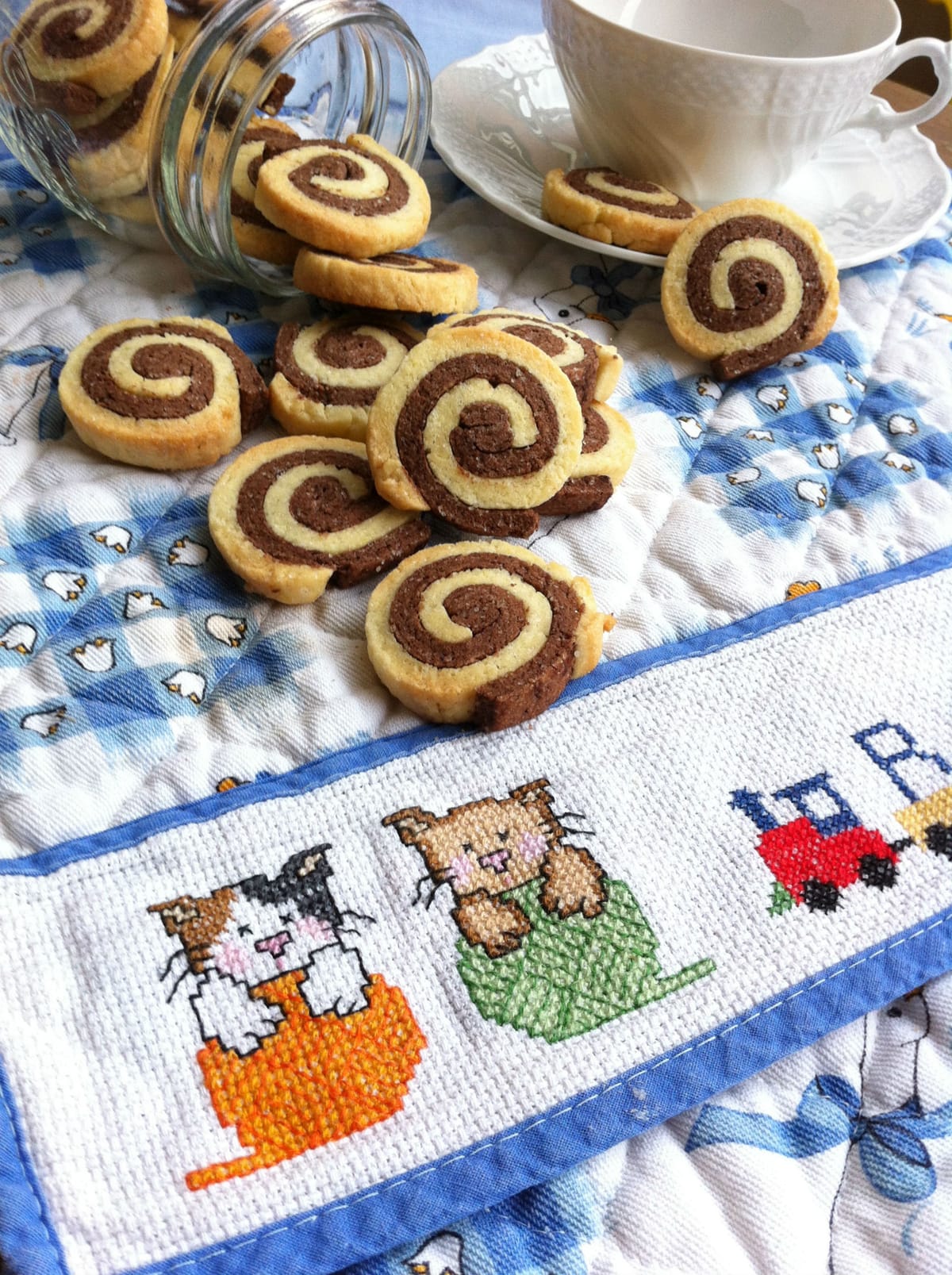 Girelle bicolore di frolla