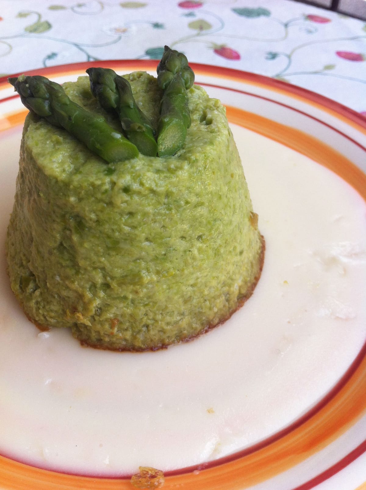 Tortino di asparagi con crema al parmigiano