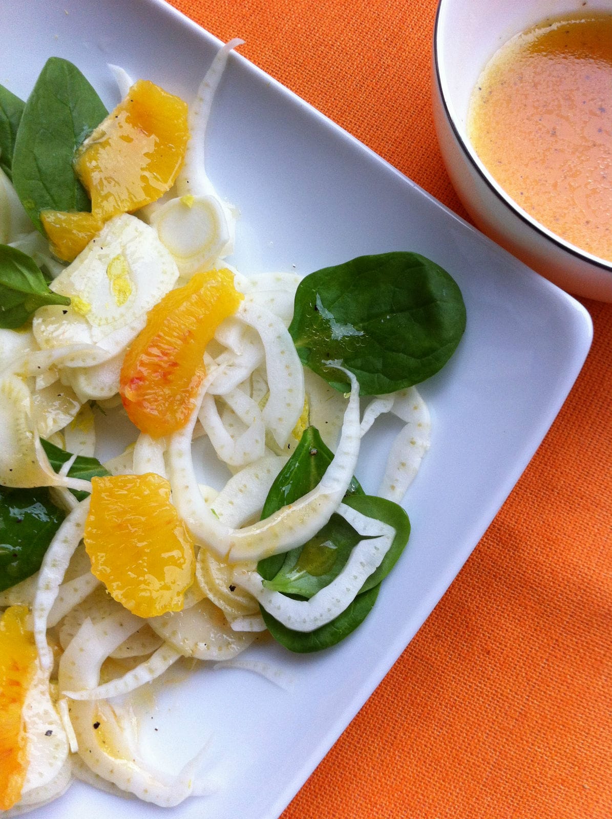 Insalata di finocchi e arancia con olio aromatizzato