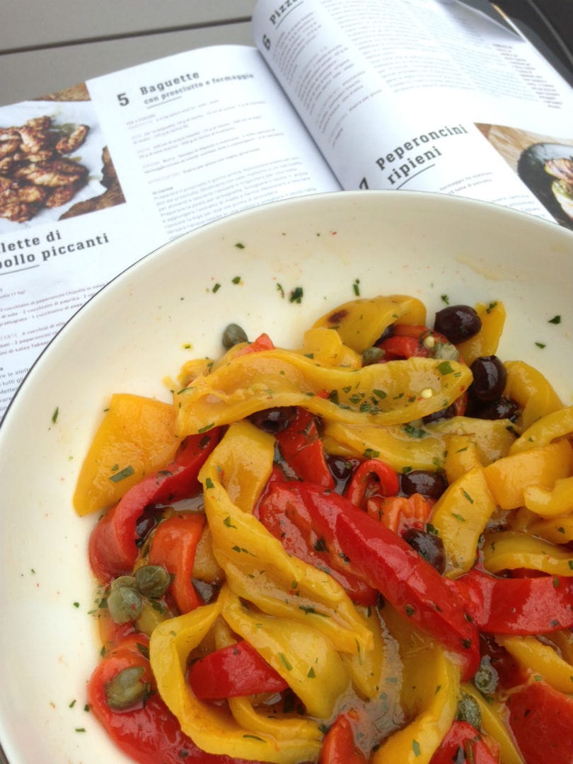 Peperoni arrostiti con menta e olive