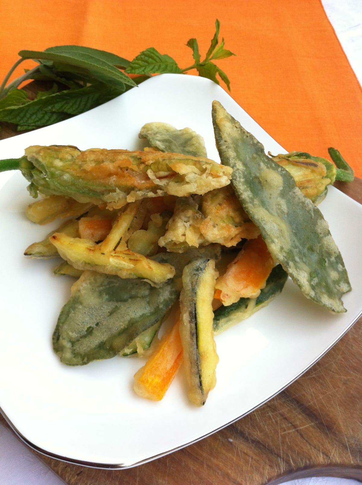 Salvia e verdure in pastella