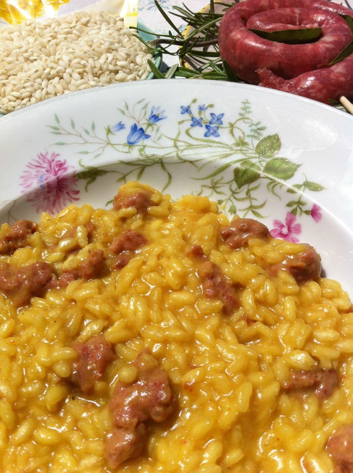 Risotto con zafferano e salsiccia