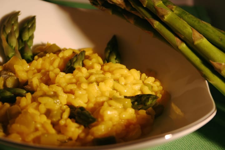 Risotto con asparagi e zafferano